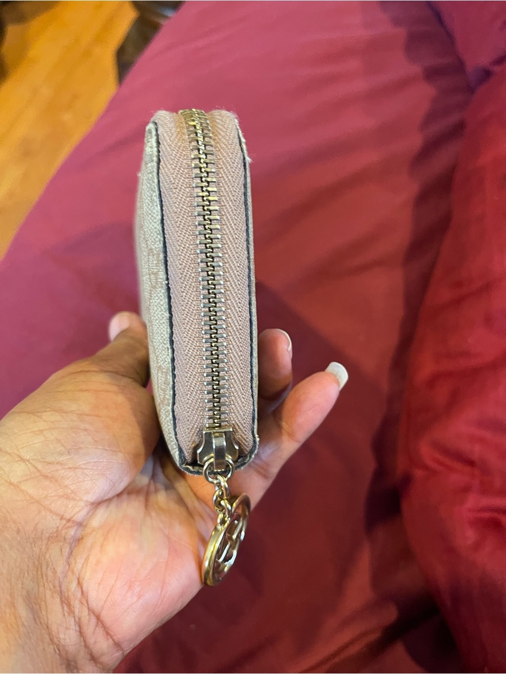 Gucci Beige GG Zip-Around Wallet with Gold Charm - Picture 12 of 15